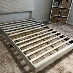 Cream/ Beige Full Size Bed