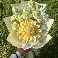 Crochet sunflower and green daisies bouquet