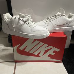 Nike Court Vision Low