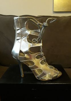 Sliver Gladiator Strap Up Heels Size: 7 1/2