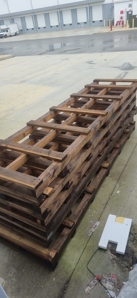 Free Pallets  Heavy Duty Come And Get Them 