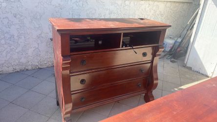 Tv stand