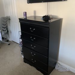 Black Twin Bed Frames Mirror Dresser and Chest $900 0bo