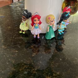 8 Princess Toddler Dolls