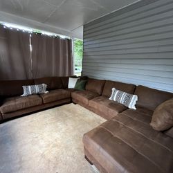 Sectional Couch (can Deliver)