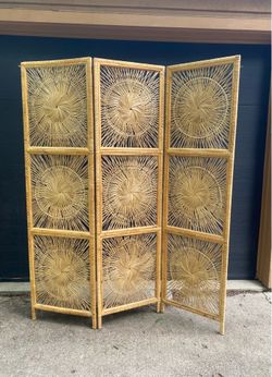 1970s Vintage Boho wicker rattan  sunburst three-panel room divider
