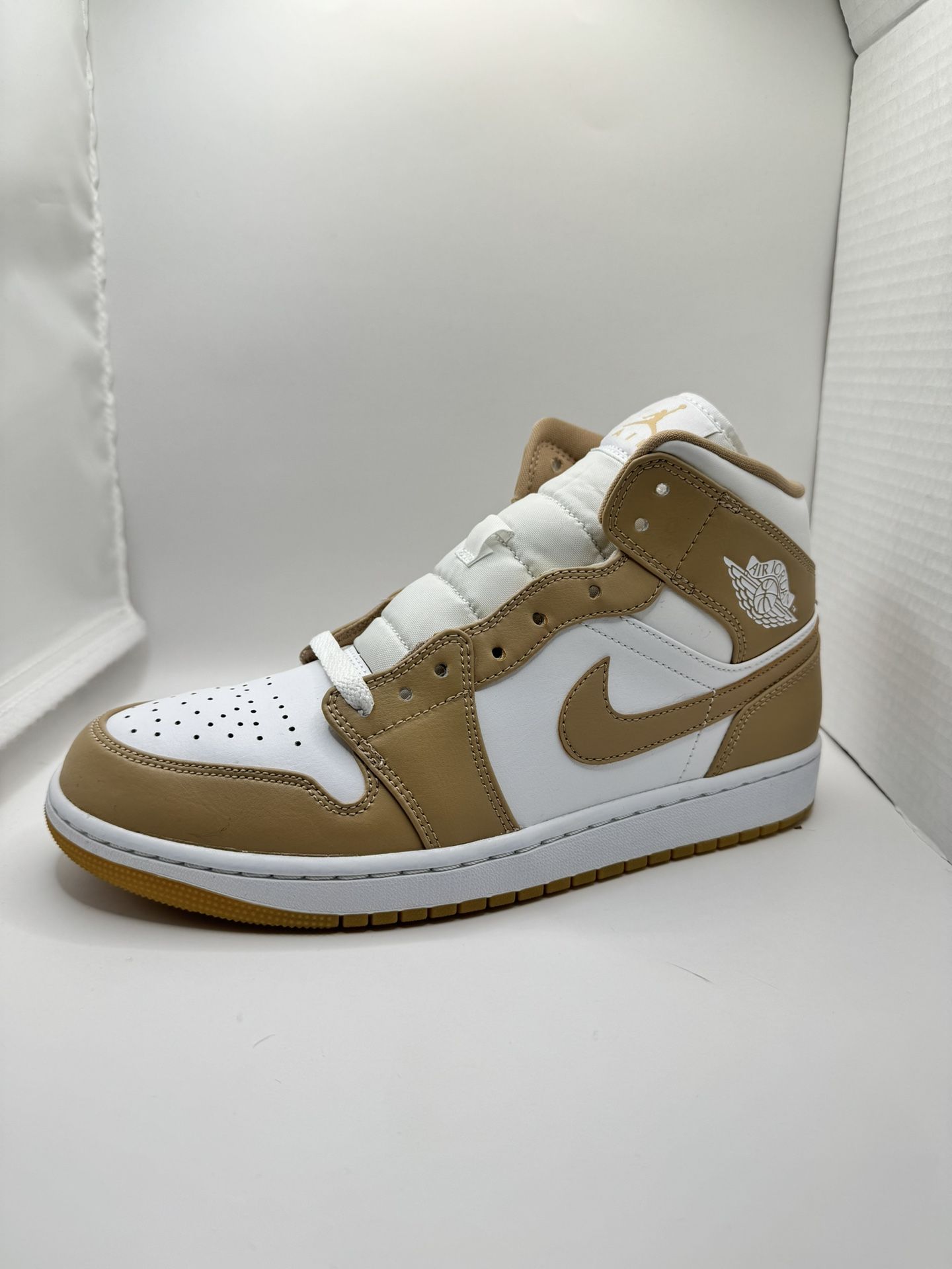 Jordan 1 Mid Tan Gum 2021 - 554724-271 Men’s size 9 Amazon.com | Jordan Mens Air 1 Mid 554724 271 Tan/Gum - Size  main image 2