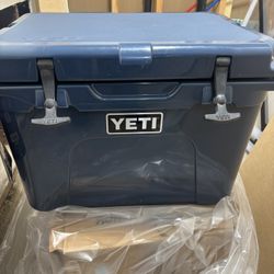 Brand New Yeti Cooler TUNDRA  35