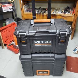 Ridgid Rolling Tool Box 