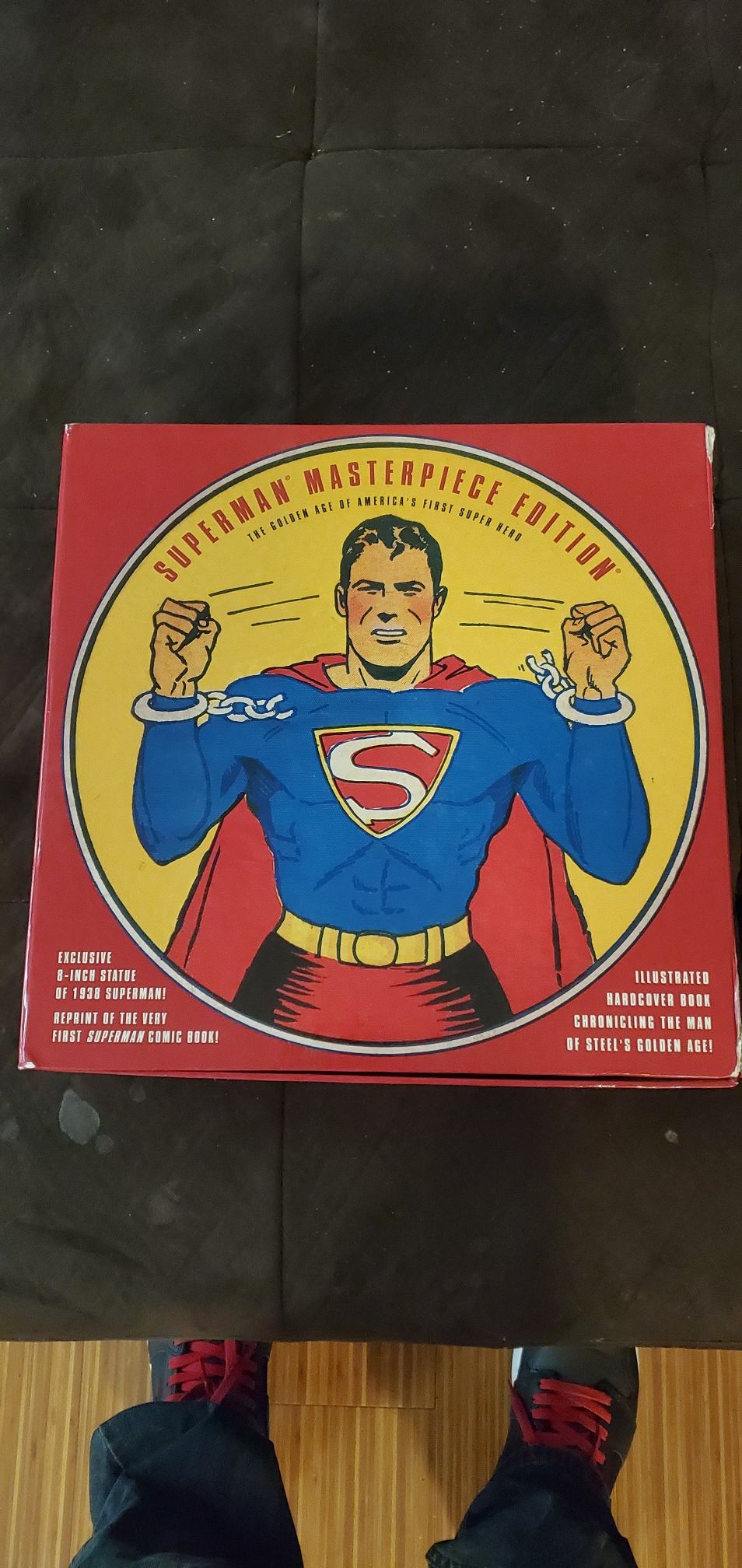 Superman masterpiece edition collectable 8in statue and comic book