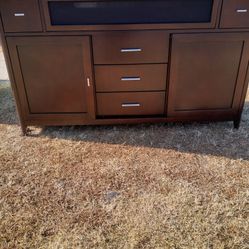 Real Wood Dresser Entertainment Center Heavy Duty $ 140