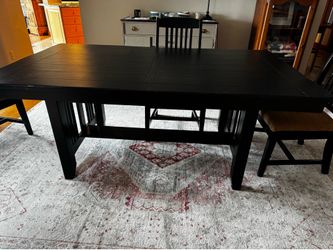 Dining table and chair set