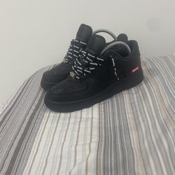 supreme Af1 size 7 in men’s