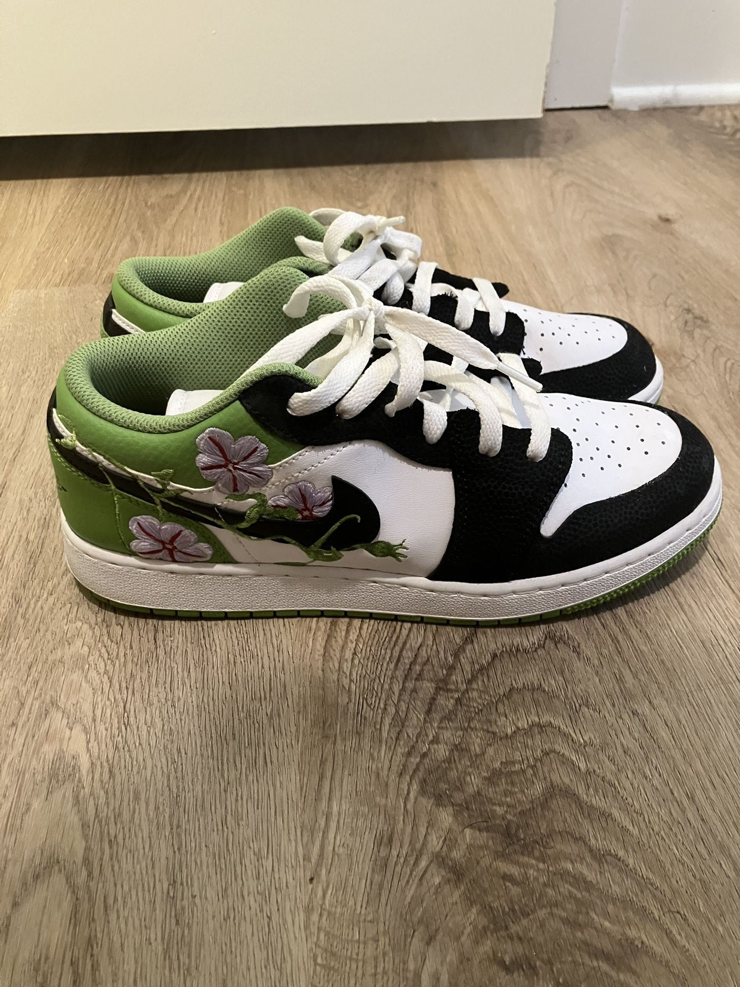 Jordan 1 Low 'Palm Tree' - PRICE DROP - Fits Women's 8.5 - $170