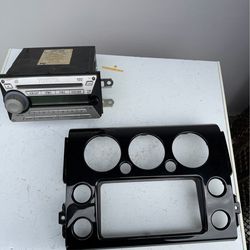 OEM Toyota fj cruiser radio stereo and control panel