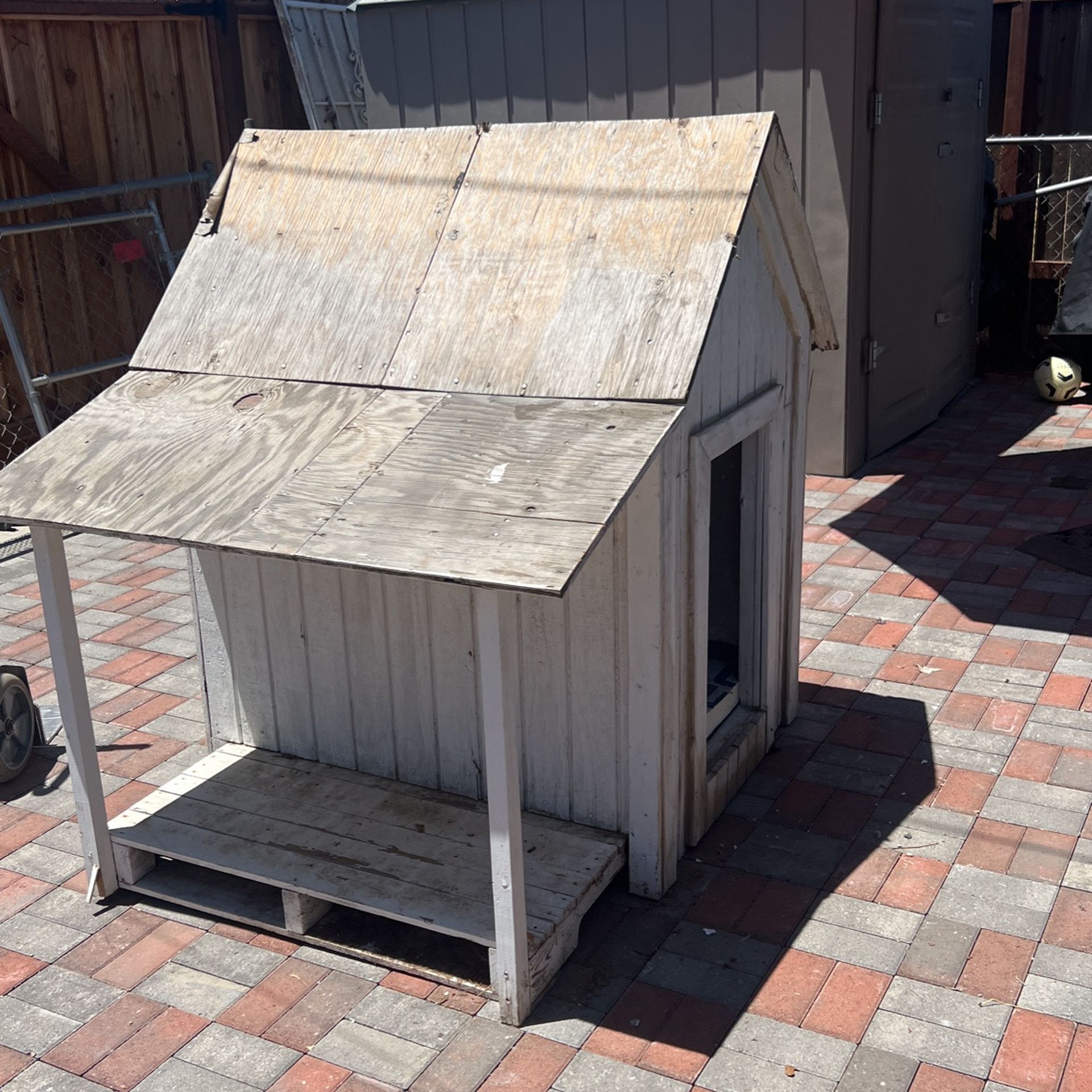 Wood Dog House