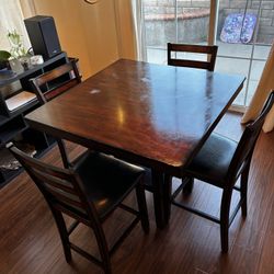 Dinner Table 4 Top With Chairs