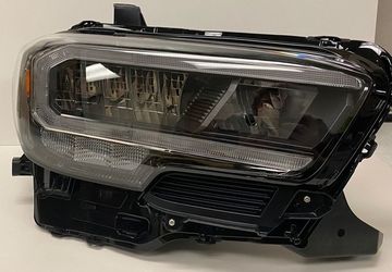 2020-2023 Toyota Tacoma - Headlight Right