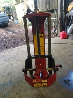 Strut compressor Tool