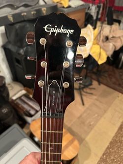Epiphone Gibson Guitar