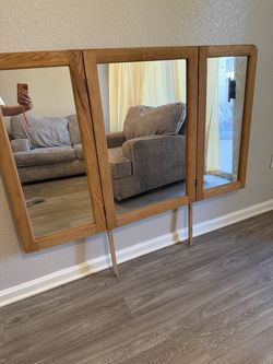 Solid wood trifold mirror piece