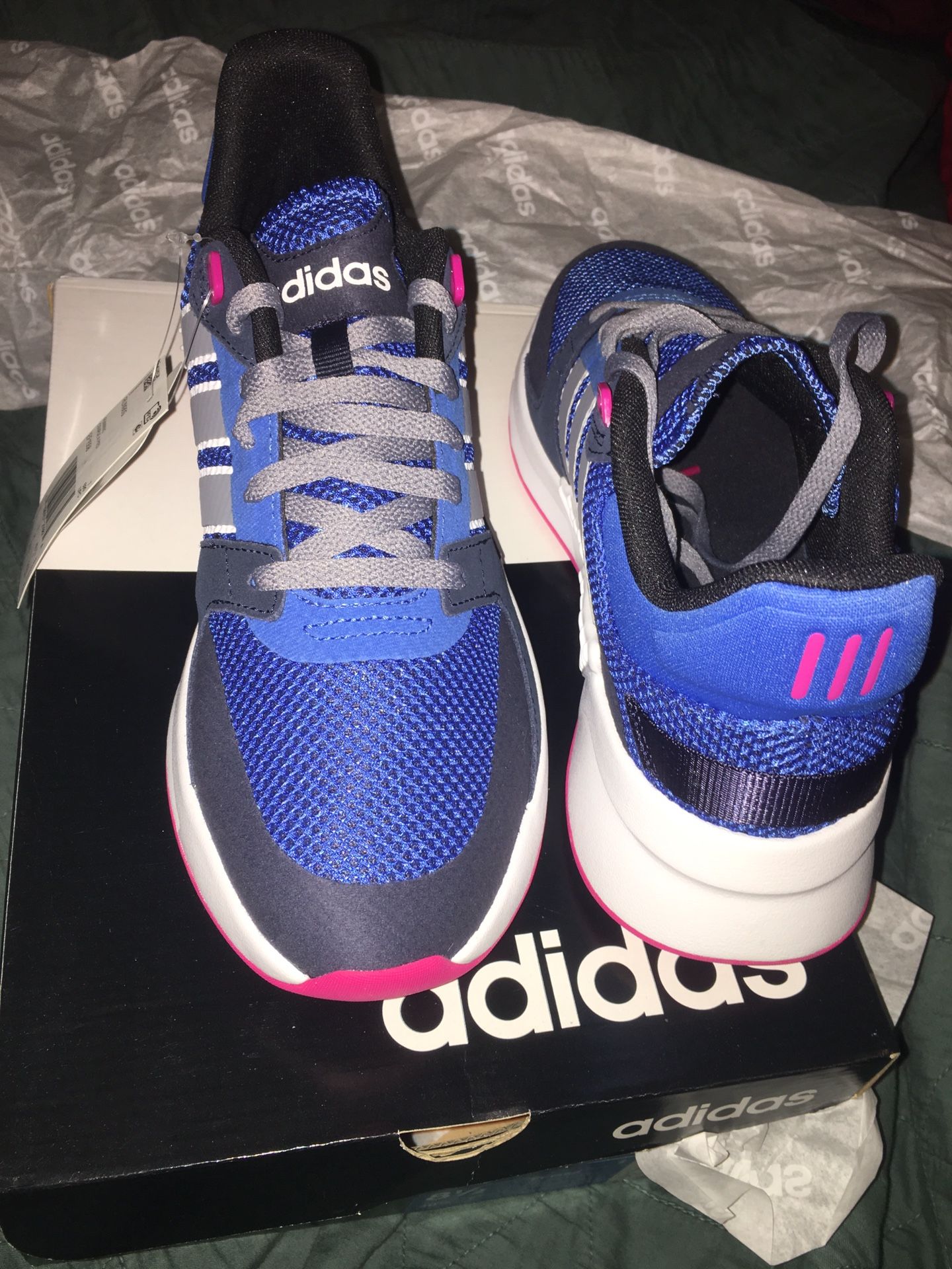 Women’s Adidas Shoes 8 1/2