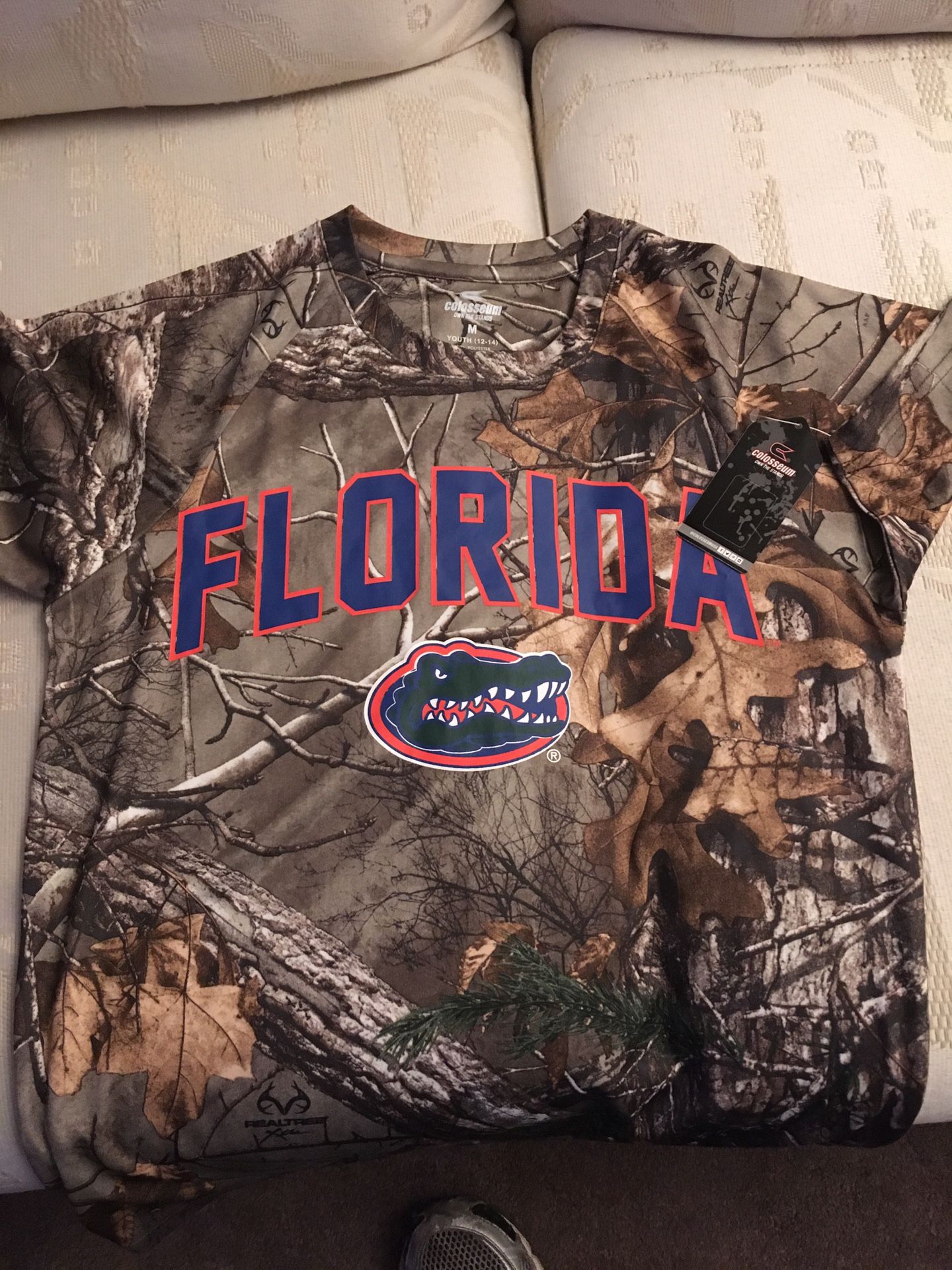 New Boys Florida gators shirt Medium