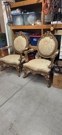 Parlow Chair