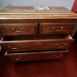 Dresser With 2 Long Drawers And 2 Small Drawers  No Damage