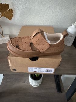 Ugg sandal
