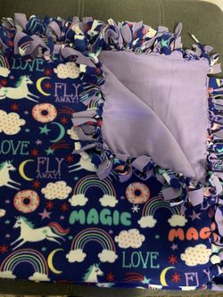 Tie Knot Fleece Blankets 