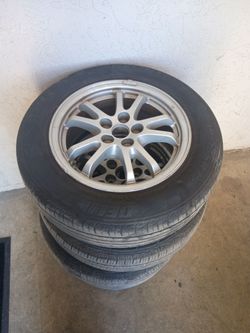 2018 Toyota Prius tires