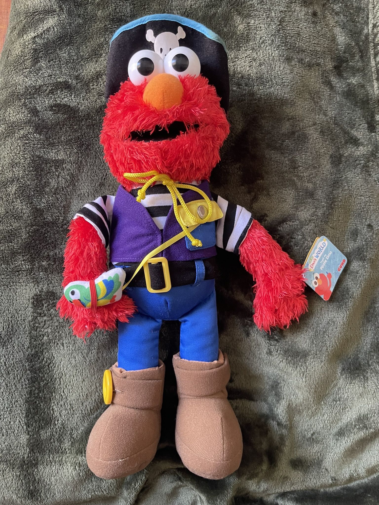 Elmo’s World Pirate Elmo With Parrot 