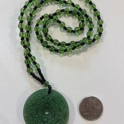 This exquisite Burmese handmade natural jade necklace Natural stone with natural color! Symbolizes wealth and good fortune! A warm blessing for precio