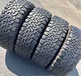 265/70/17 Bfgoodrich 📍📍 Vendo un set de llantas con 80% de vida las 4 📍🌟
