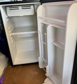 Mini Fridge w/freezer