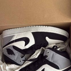 WMNS AIR JORDAN 1 MID SE