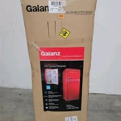 Galanz 10 cu. ft. Retro Top Freezer Refrigerator - NEW - Red, Frost Free, Energy Star  GLR10TRDEFR