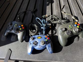 Original Xbox Controllers - Lot of i3