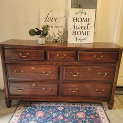 Good LOOKING DRESSER 