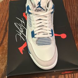 Air Jordan 4 Retro