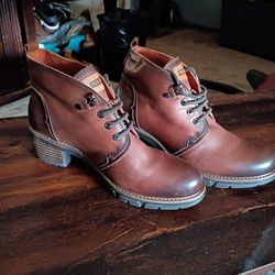 Woman's Boots