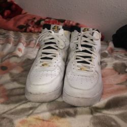 nike airforce 1 mid react