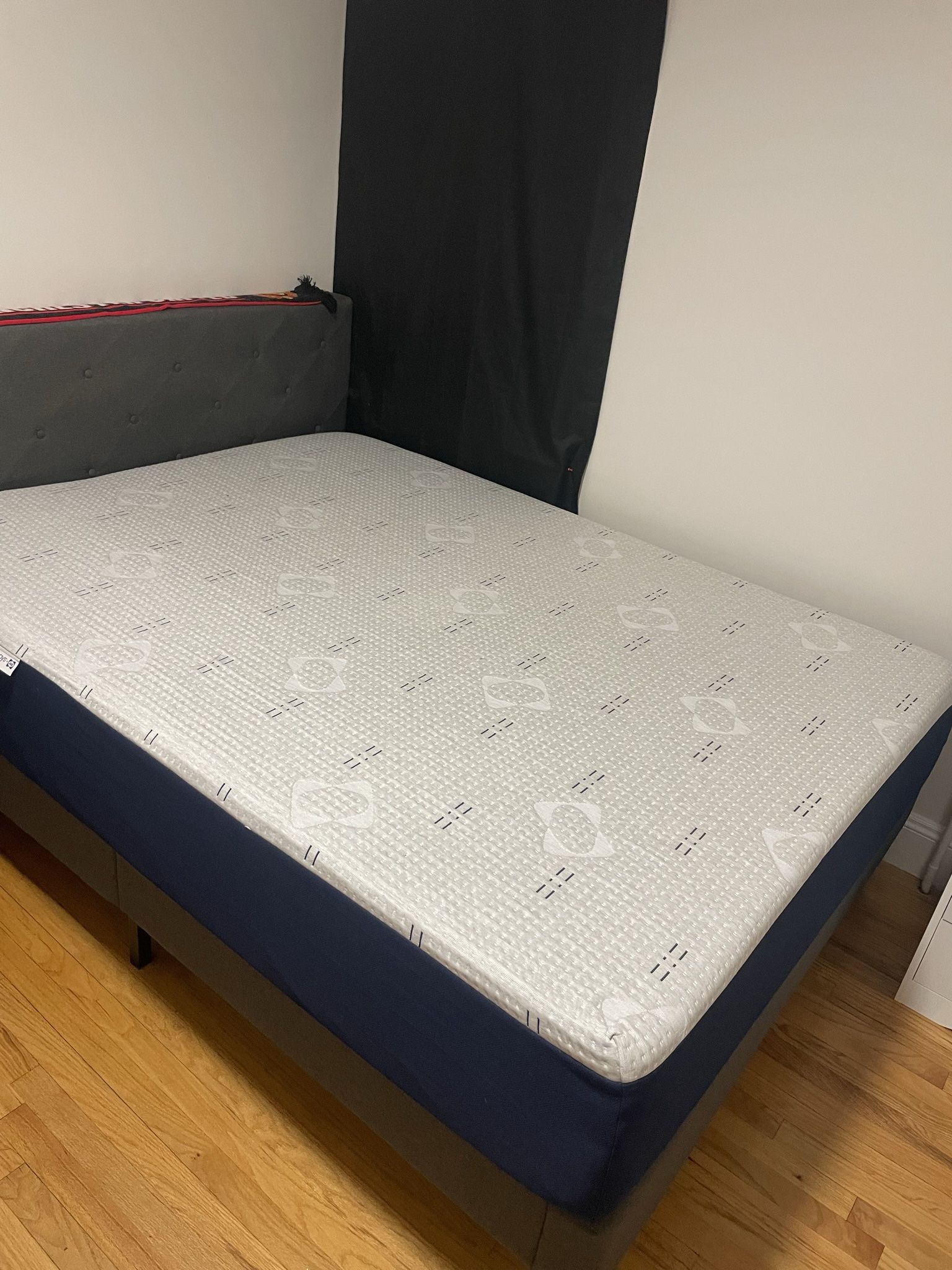 Sleepys Queen Memory Foam Mattress