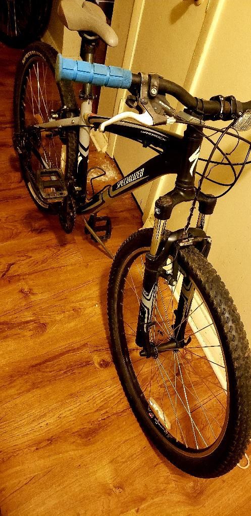 Specialized Suntour Mountain Bike
