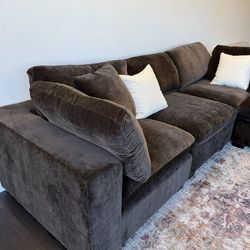 Plush Cloud Style Sectional w/ Chaise — Ready to Deliver 🚚