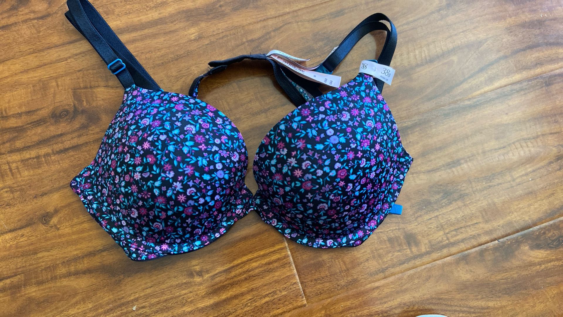 Victoria’s Secret 38B