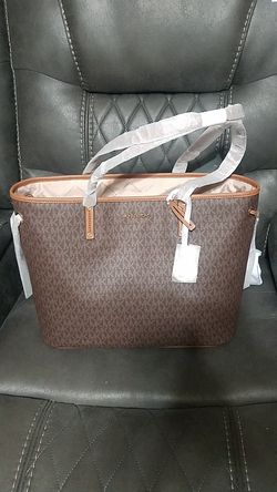 Brand New authentic MK purse/bag