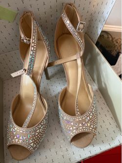 Beautiful 4 inch heels size 11