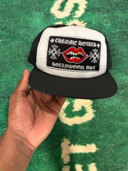 White and black chrome heart trucker hat